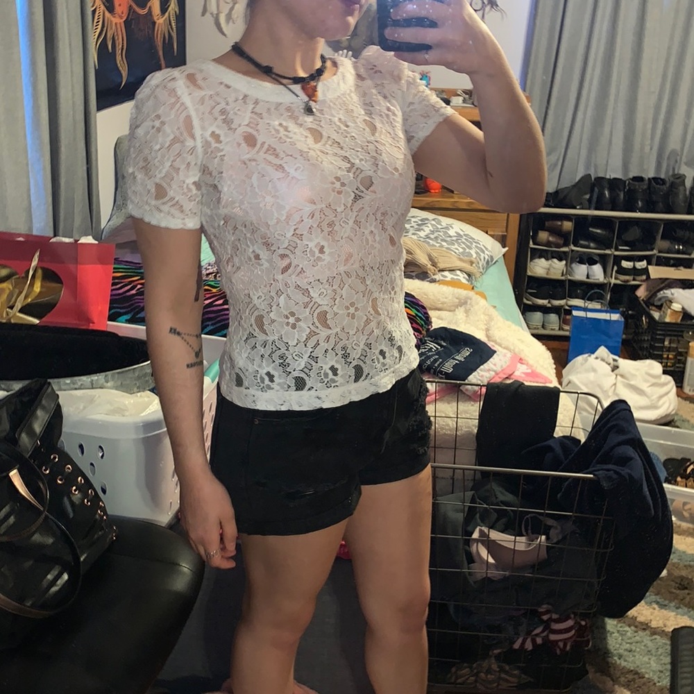 White lacey top F21